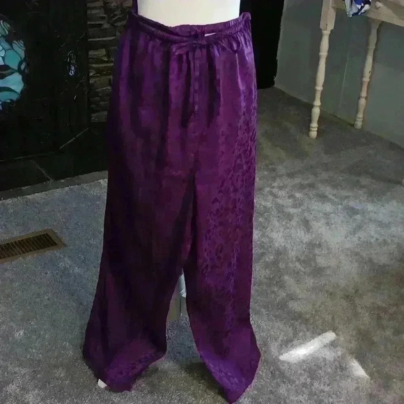 Valerie Stevens‎ 2-piece pajamas - Picture 4 of 5